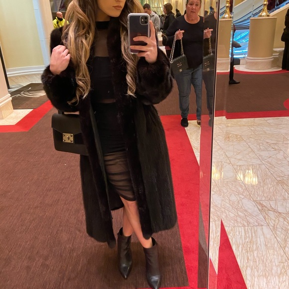 Genuine Rare Black Mink Coat - Picture 4 of 7